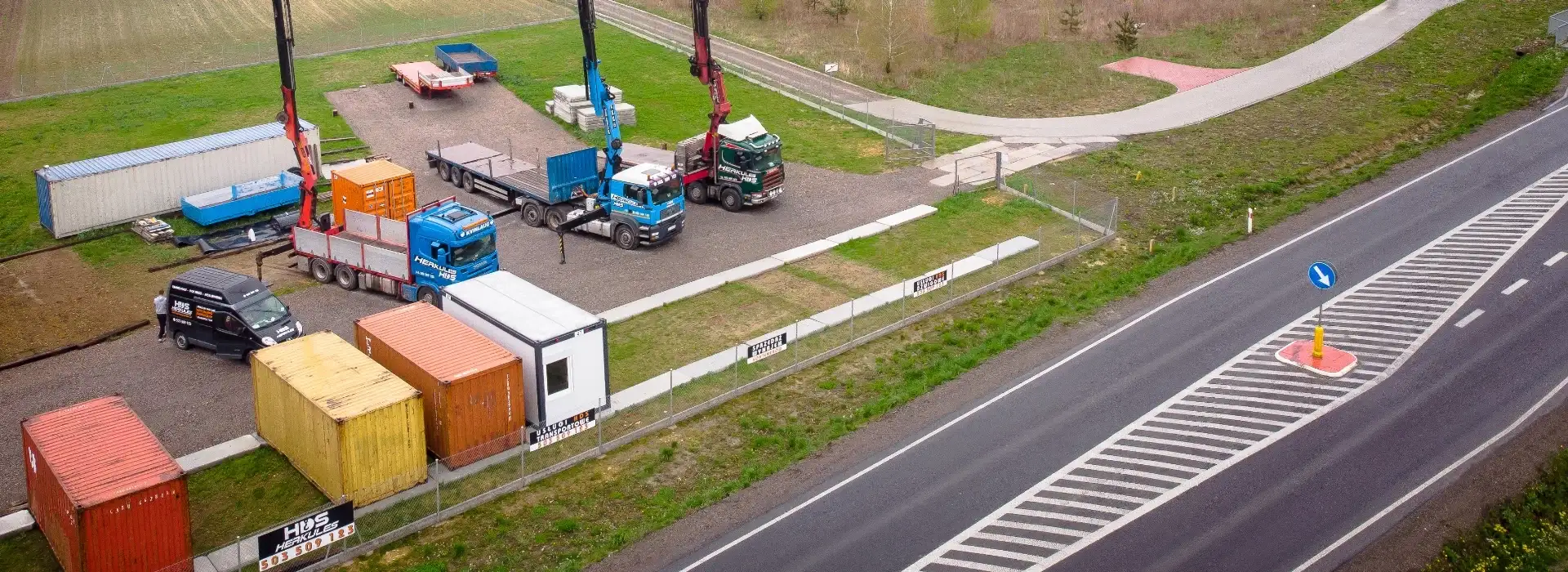 kontenery i samochody ciężarowe firmy hds herkules